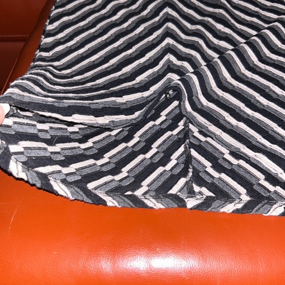 Uniquely designed Figure Flattering Jennie & Marlis Pencil Skirt Size Small - Picture 6 of 6